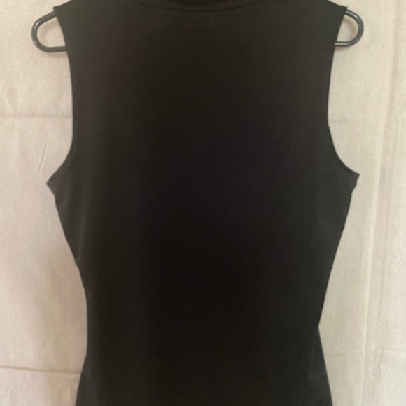 Liz Claiborne sleeveless blouse - Picture 2 of 3